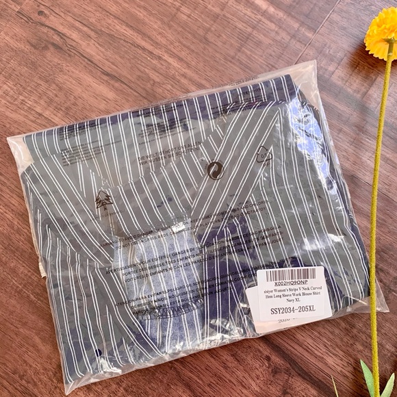 NAVY💙STRIPED LONG SLEEVES BLOUSE, XL - Picture 9 of 10